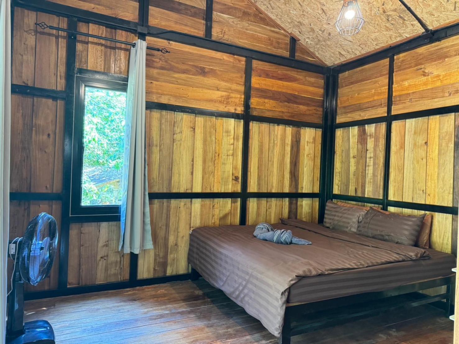 Station touristique Kohmook Nurse House Ko Muk